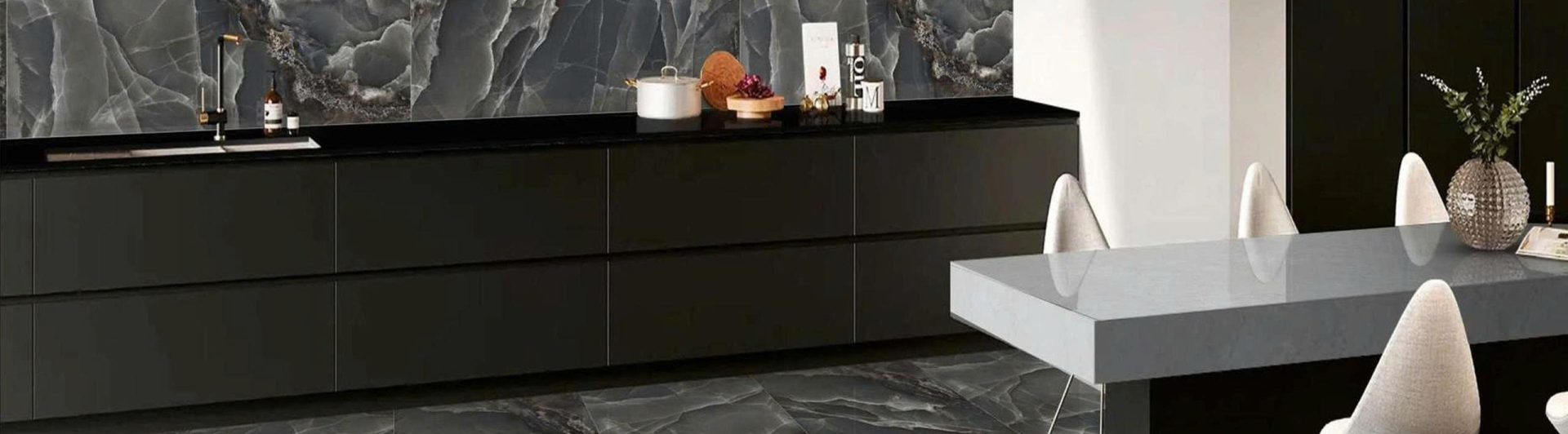 HIMALAYA BLACK